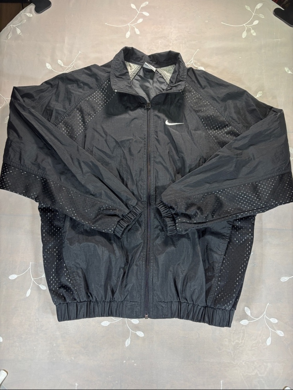 VTG 90s Nike Black Perforated Lightweight Windbreaker Zip-up Jacket Man Size M
